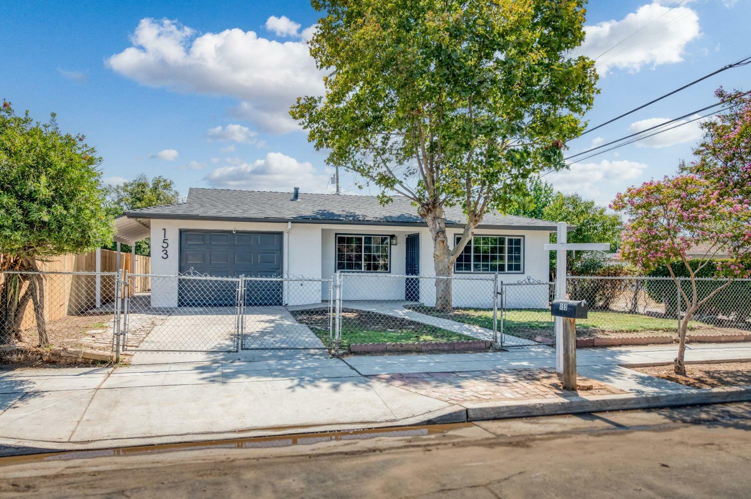 Property Photo: 153 Birch CA 93650