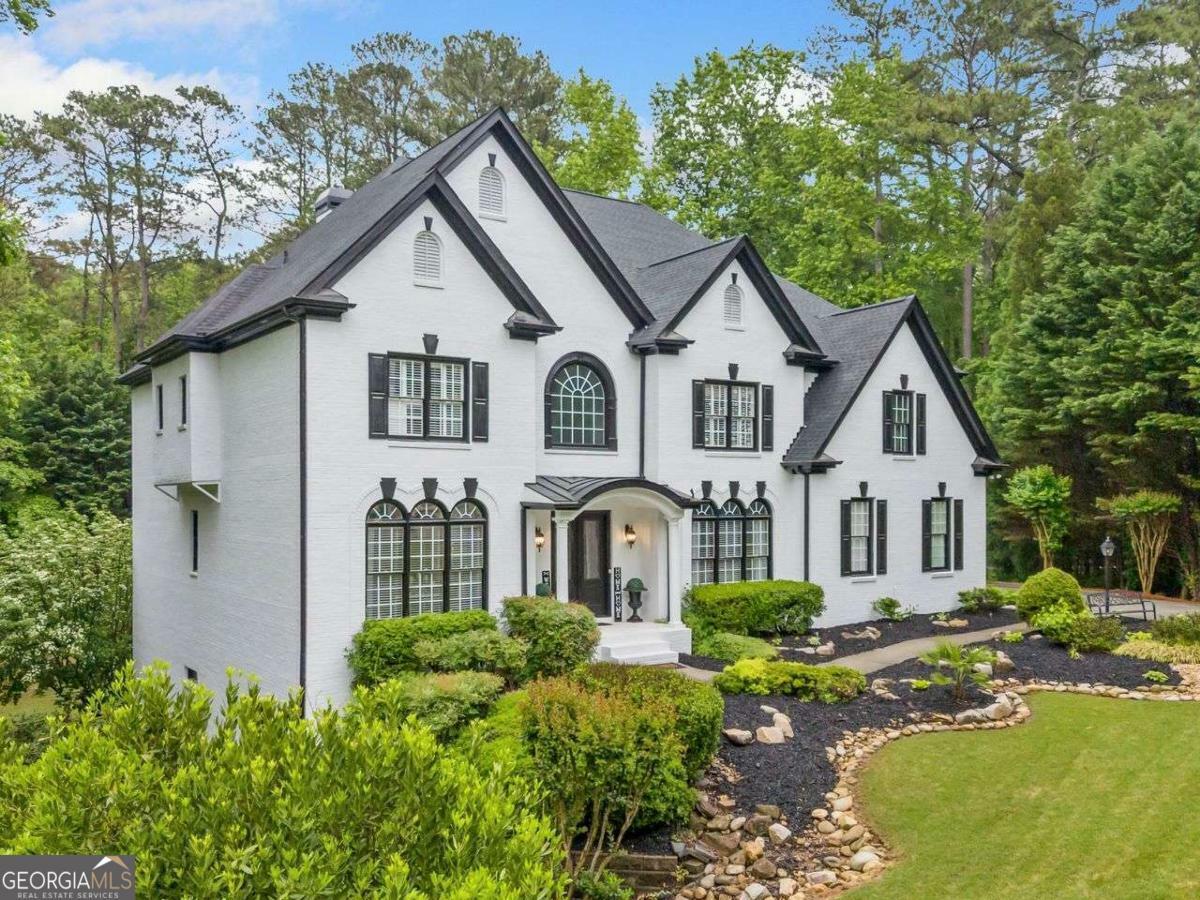 Property Photo:  882 Hallbrook Lane  GA 30004 