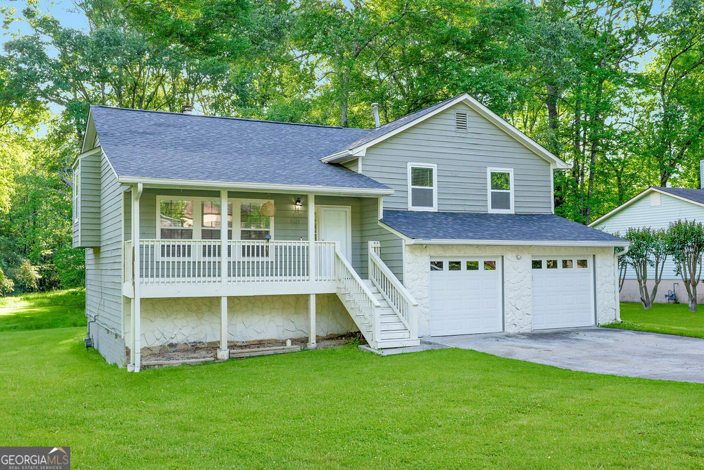 Property Photo: 6625 Peppermill Lane GA 30349