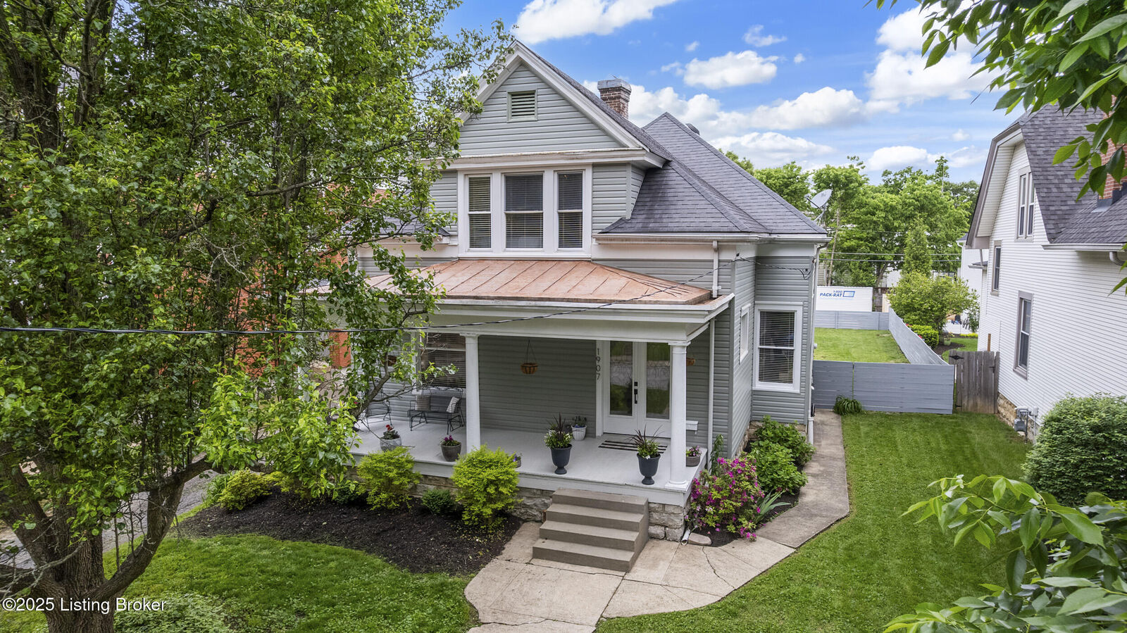 Property Photo:  1907 Deer Park Ave  KY 40205 