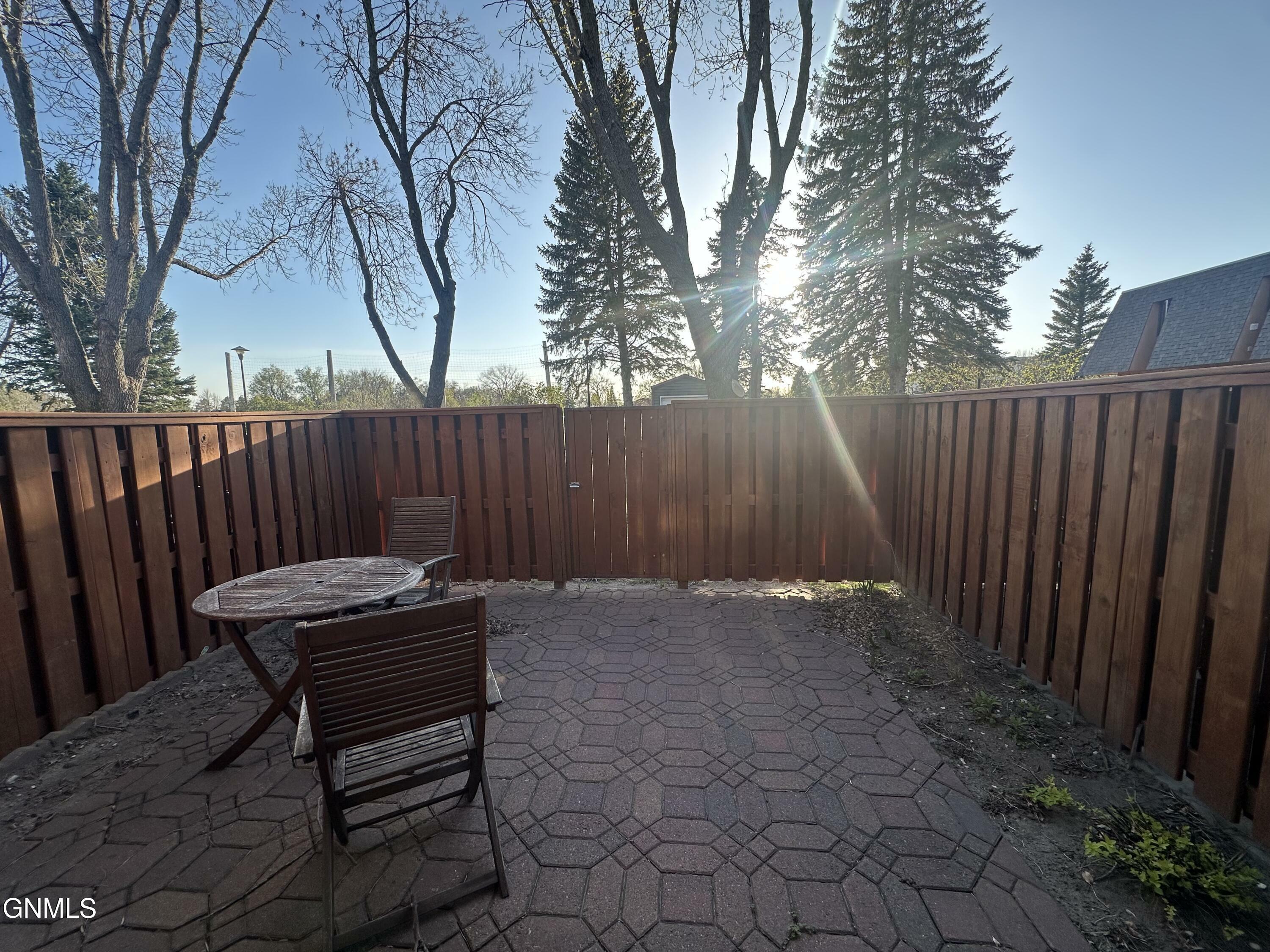 Property Photo: 927 8th Avenue NE ND 58401