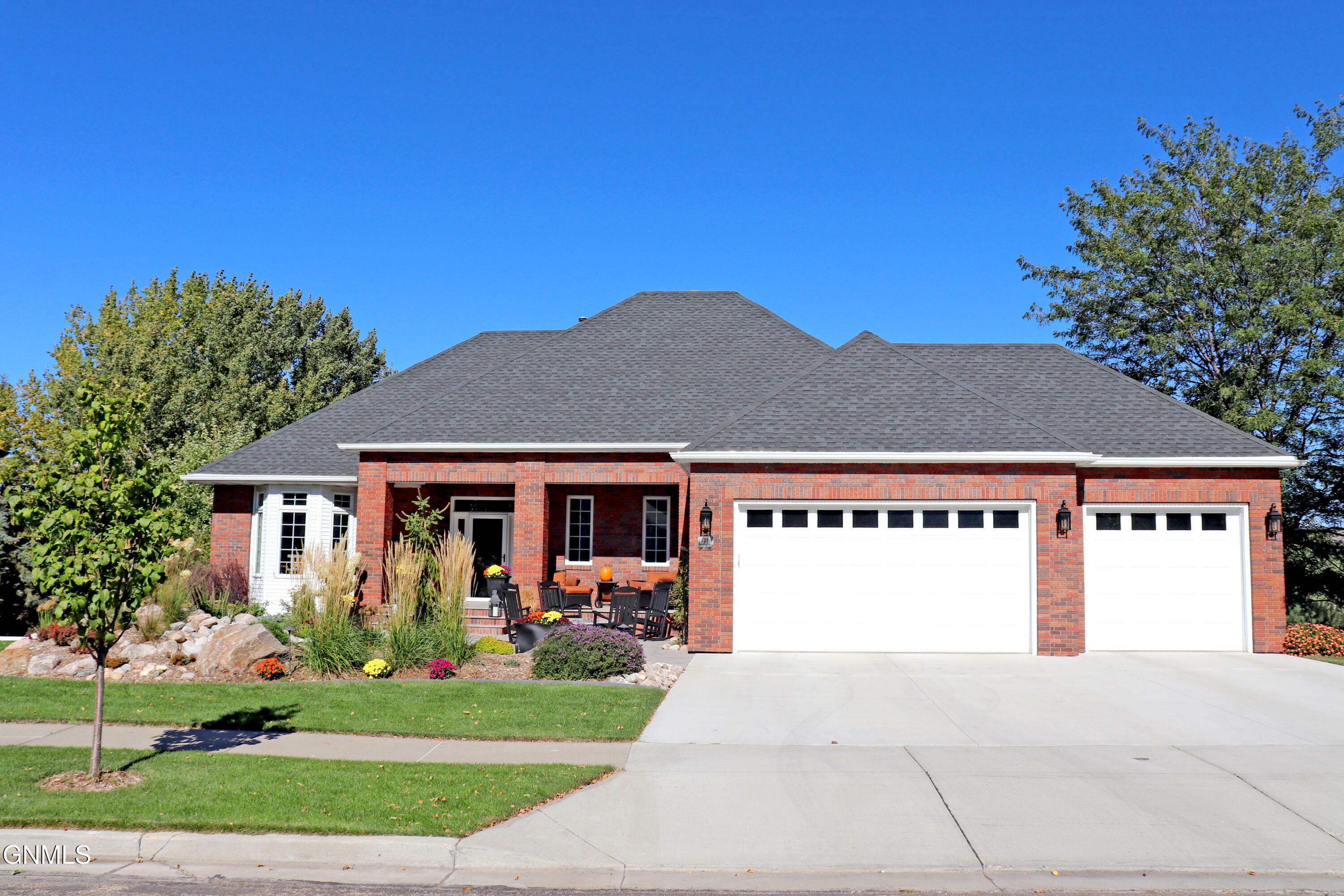 Property Photo: 1738 Canyon Drive ND 58503