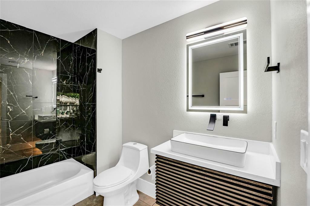 Property Photo:  604 W 28th Street A  TX 77008 