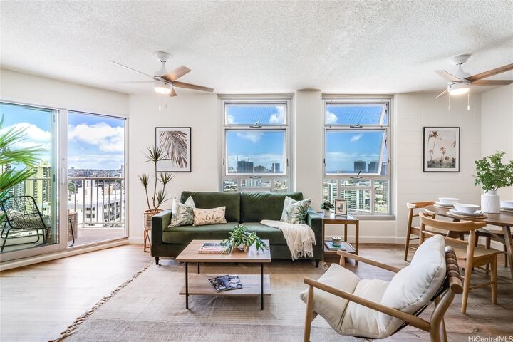 1031 Maunaihi Place 802  Honolulu HI 96822 photo