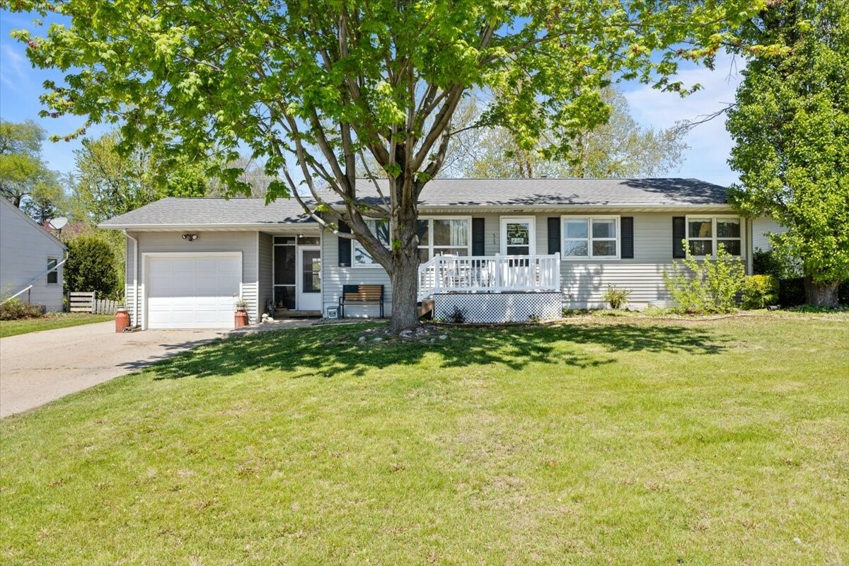Property Photo: 515 Kingman Boulevard IA 50156