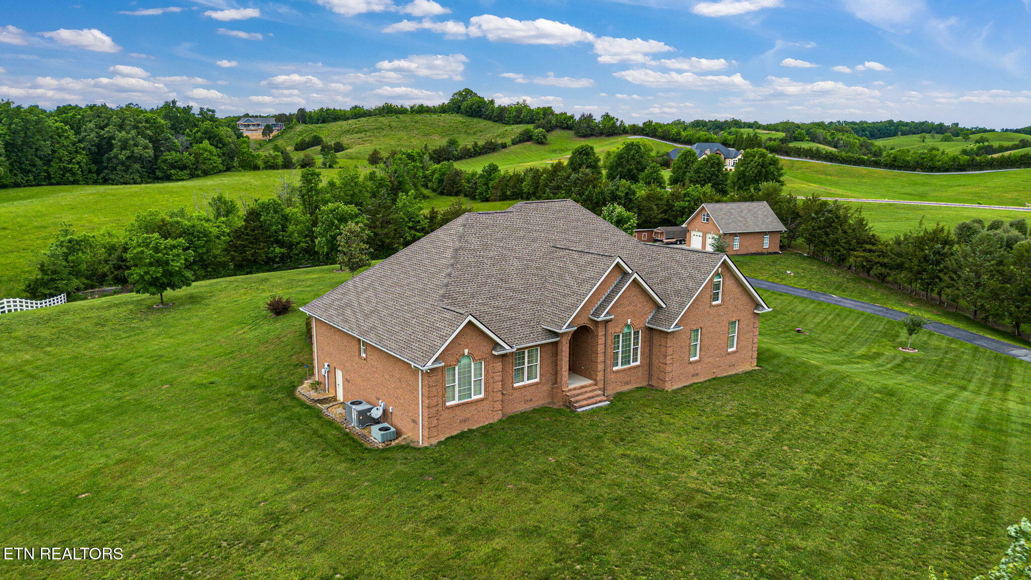 Property Photo: 2630 E Walnut Grove Rd TN 37876