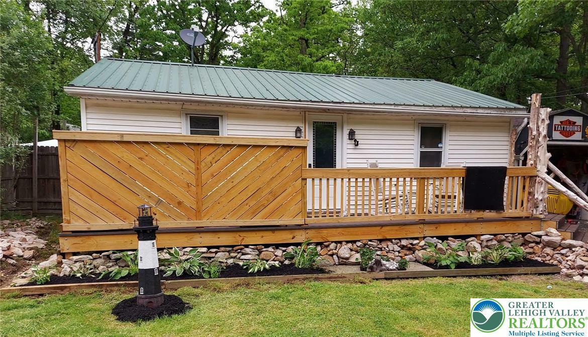 Property Photo: 999 Glass Street PA 18072