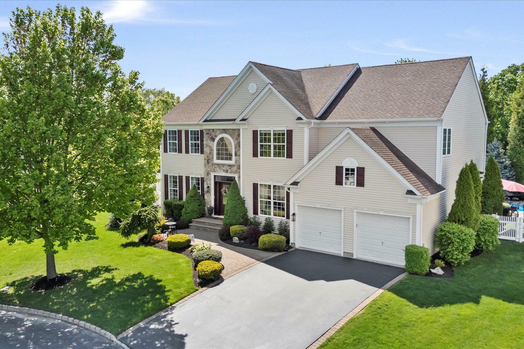 Property Photo: 7 Moreland Court NY 11766
