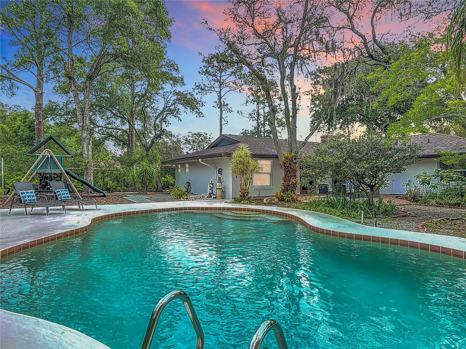 Property Photo: 2350 Worthington Road FL 32751