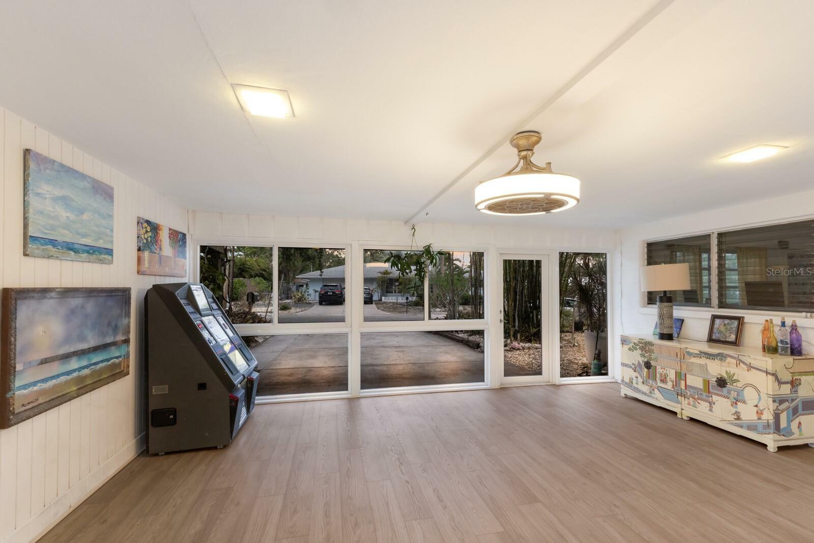 Property Photo: 2207 Hickory Avenue FL 34234