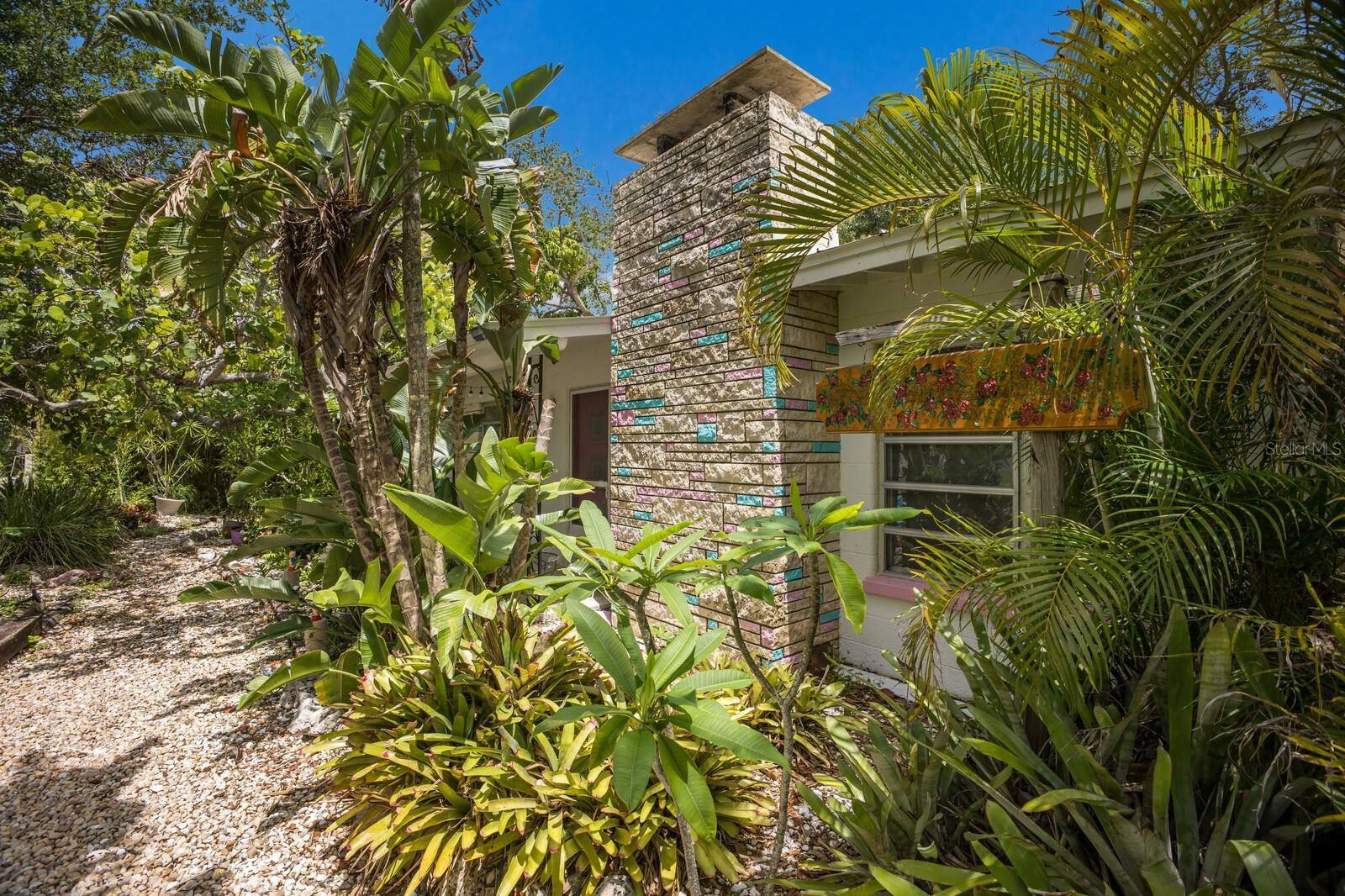 Property Photo: 2207 Hickory Avenue FL 34234