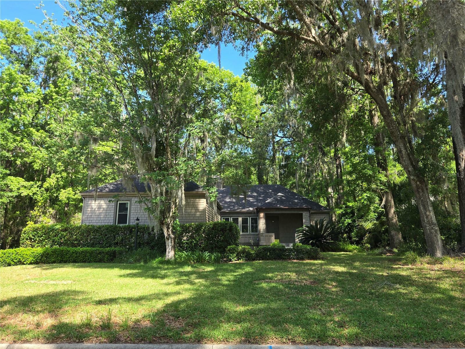 Property Photo: 8502 SW 52nd Place FL 32608
