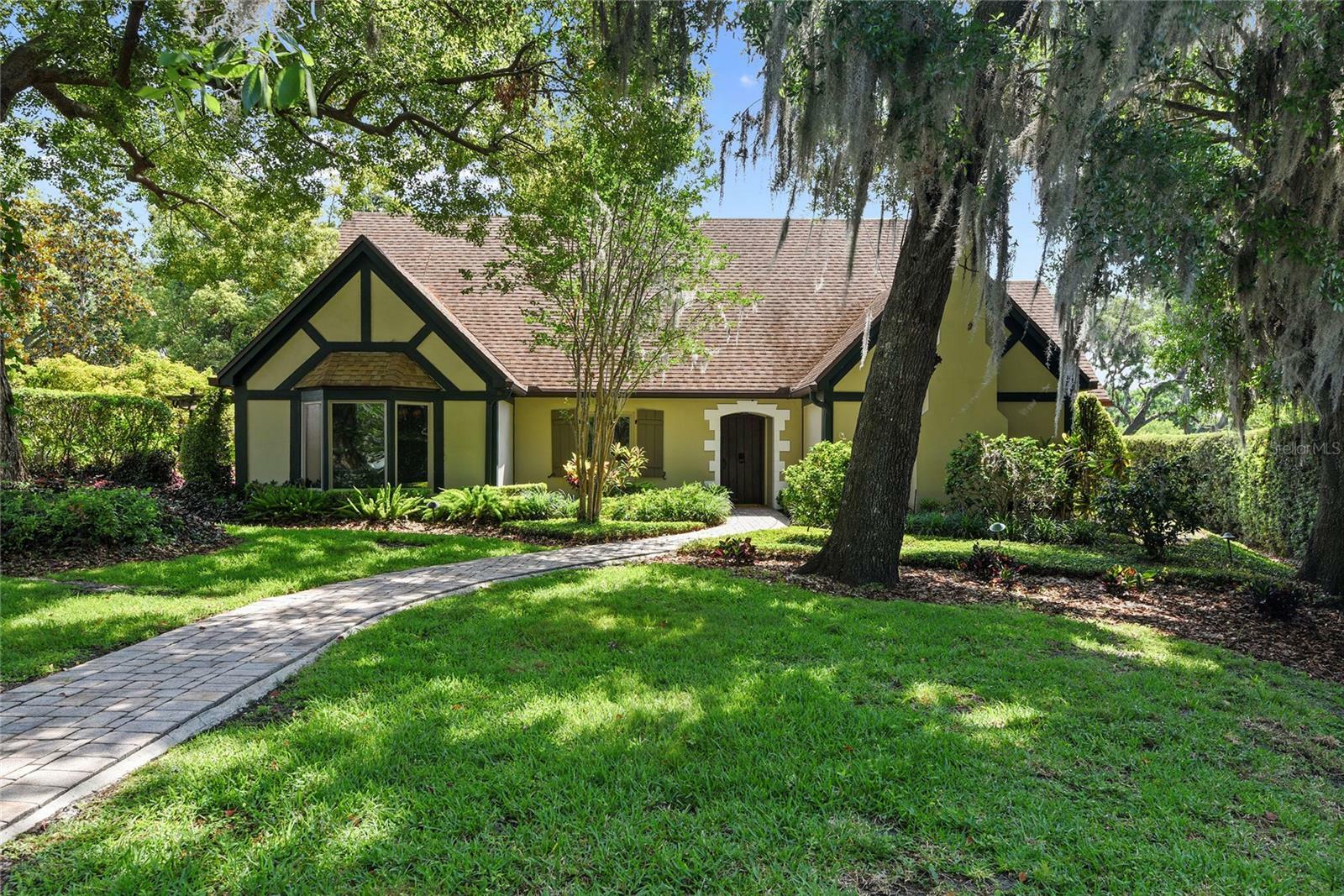 Property Photo: 1742 Barcelona Way FL 32789