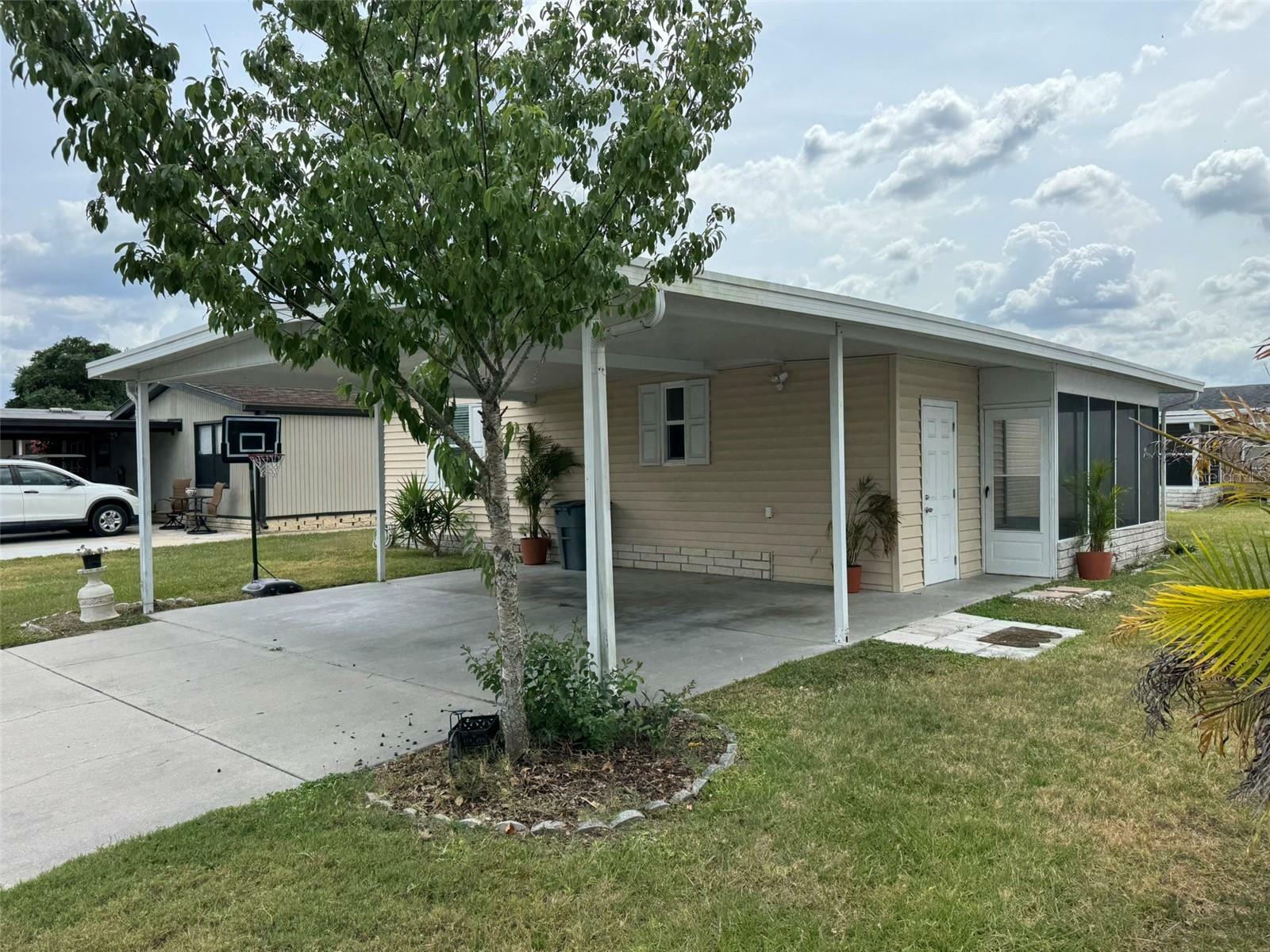 Property Photo: 3041 Short Leaf Street FL 33543
