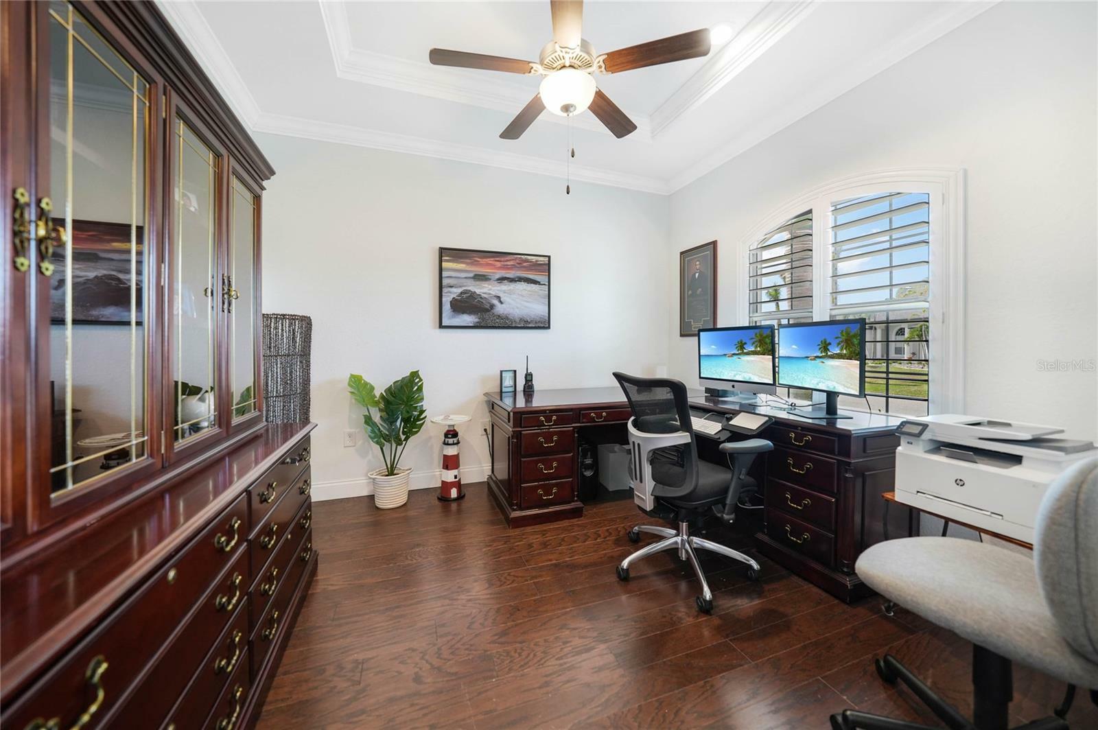 Property Photo: 1010 Mineo Drive FL 33950