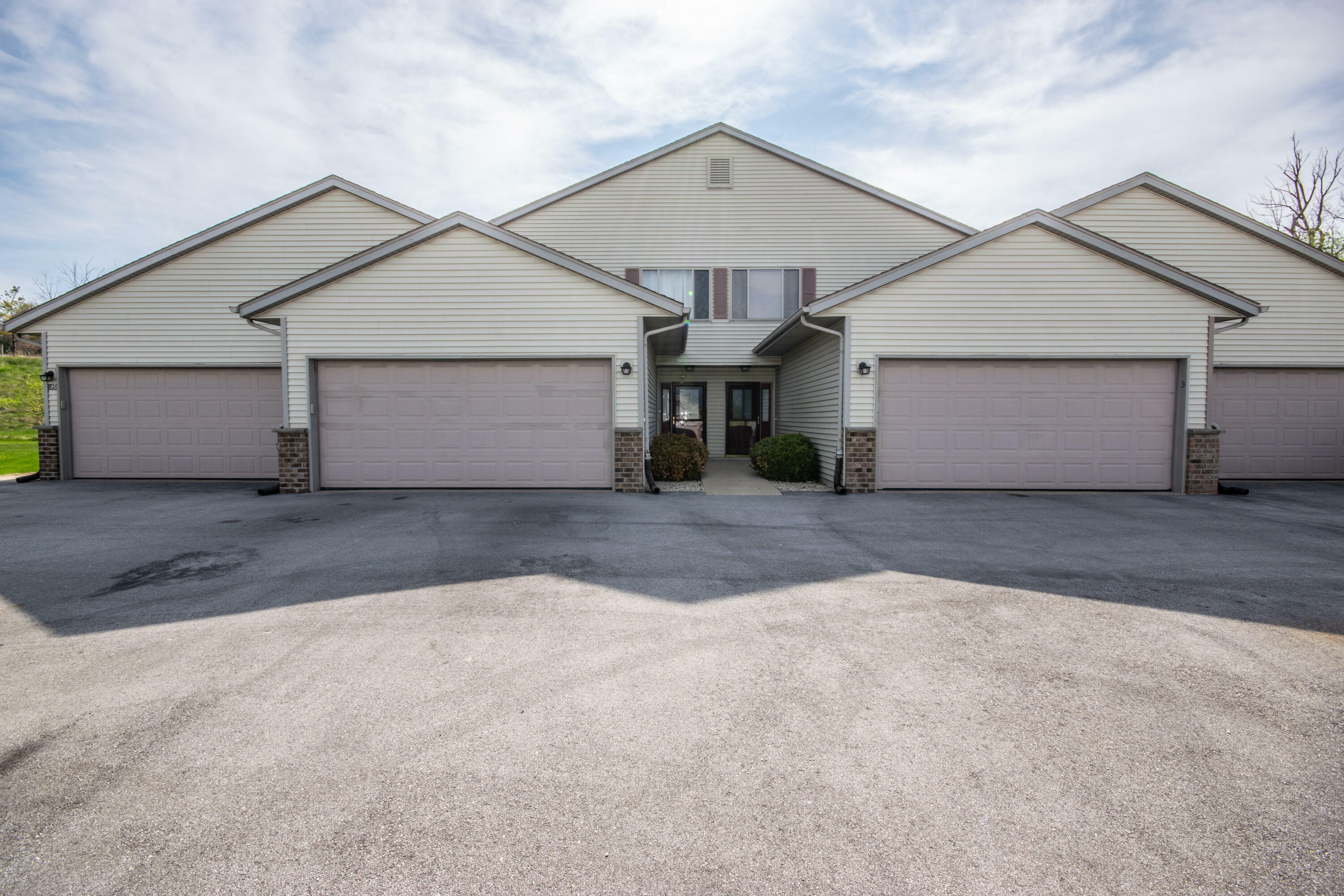 Property Photo: 816 Church St 2 WI 53002
