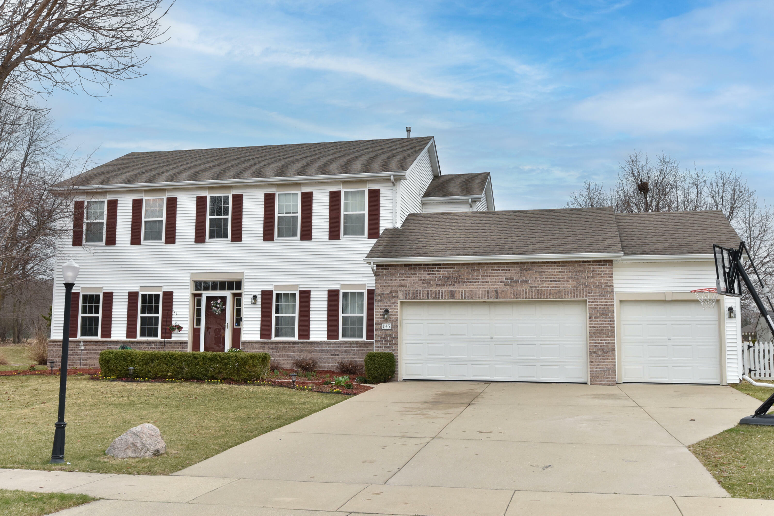 1145 Iris Ln  Saukville WI 53024 photo