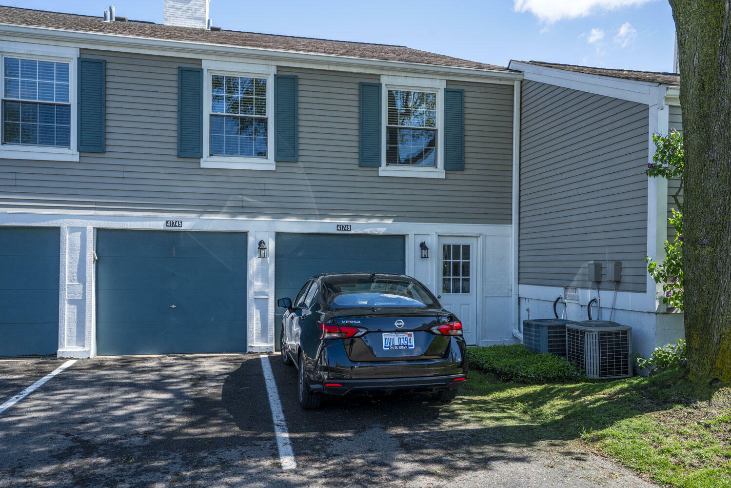 Property Photo: 41749 Onaway Drive MI 48167