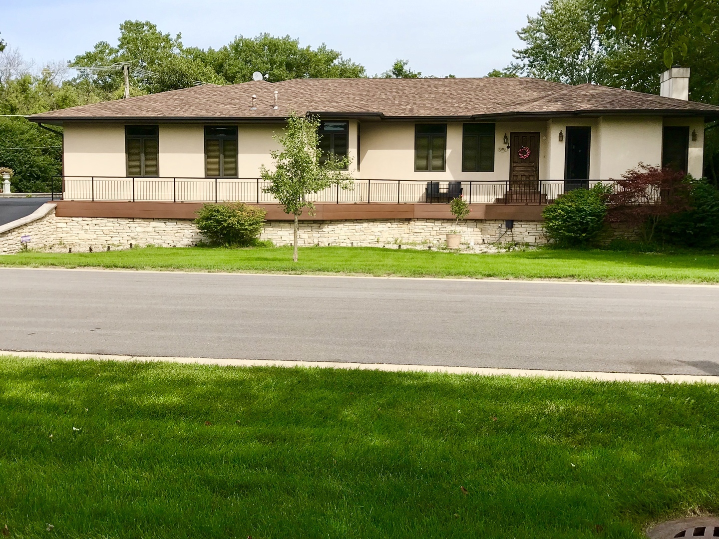 1S701 Eisenhower Road  Oakbrook Terrace IL 60181 photo