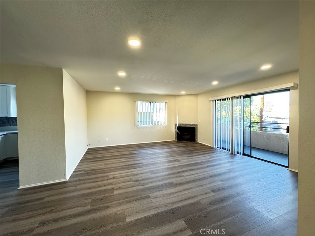 Property Photo: 4717 Ben Avenue 210 CA 91607