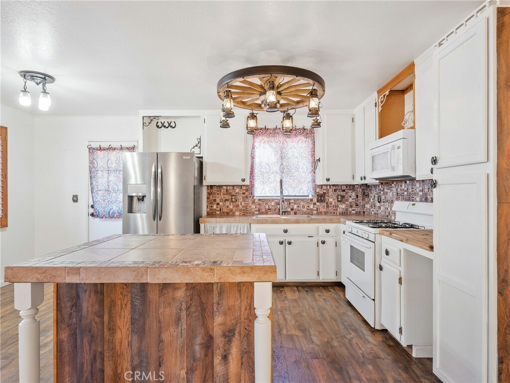 Property Photo: 1622 Ross Street CA 92397