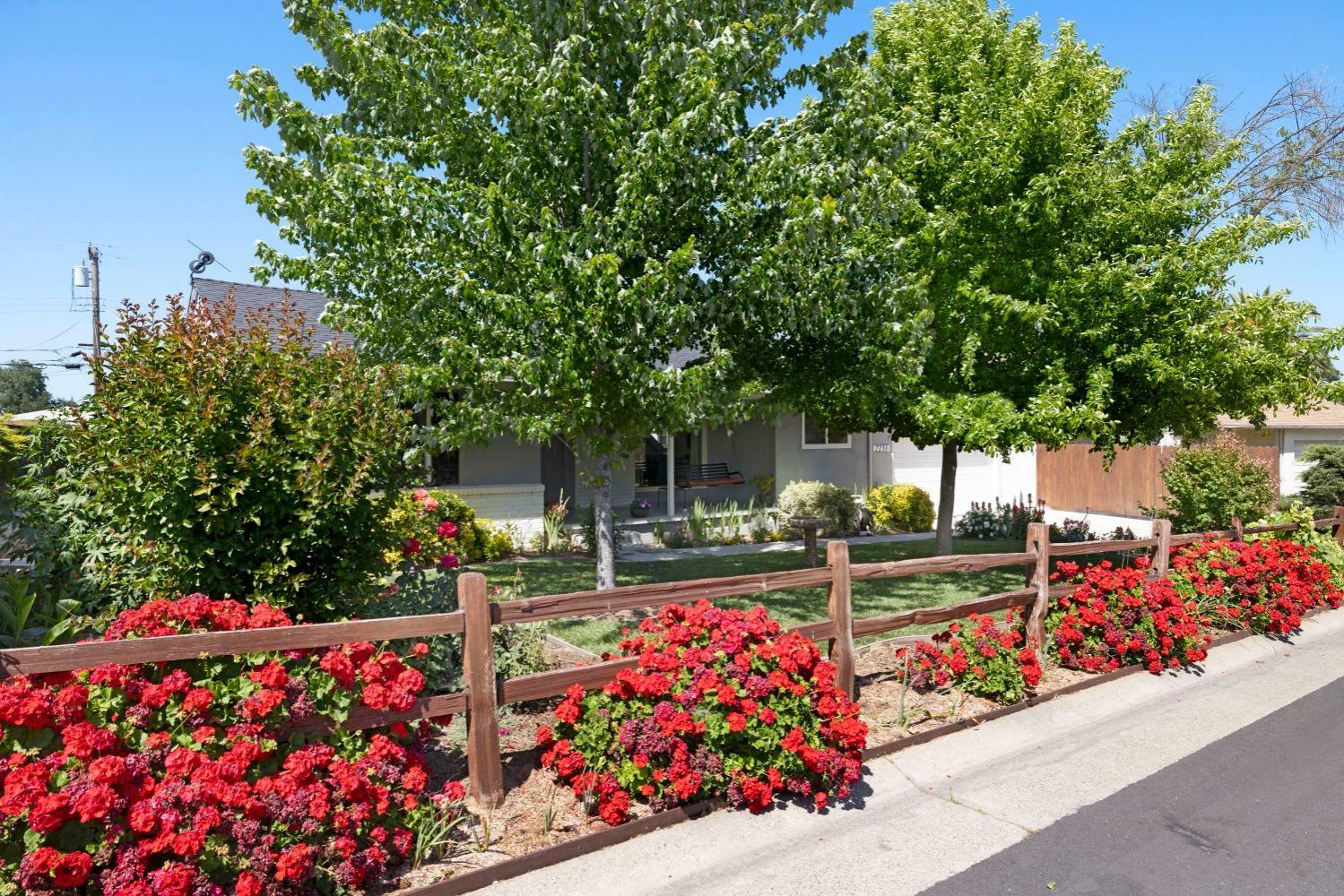 Property Photo: 2251 Tulip Way CA 95821