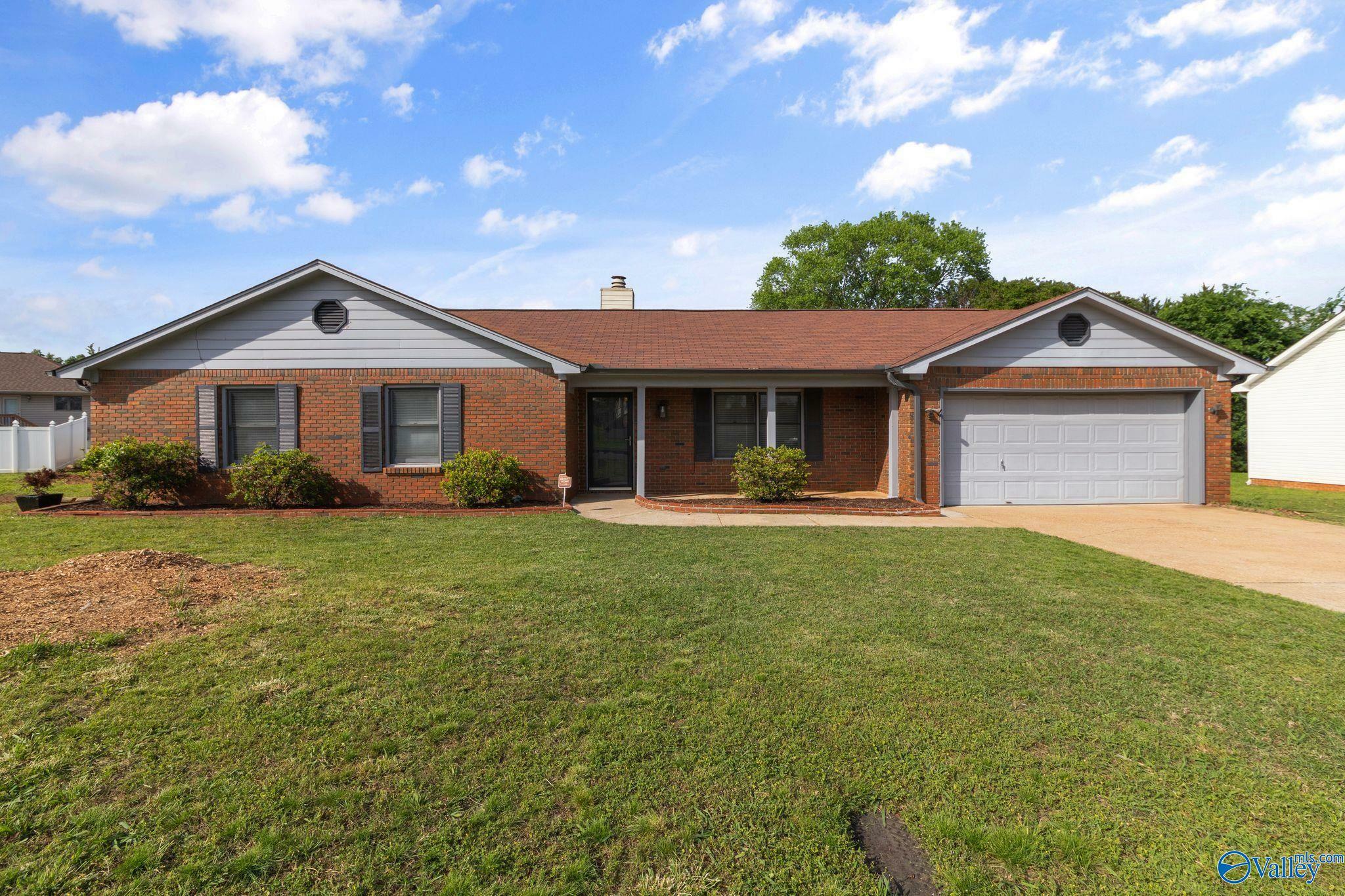 Property Photo: 1011 Sandy Springs Road AL 35806