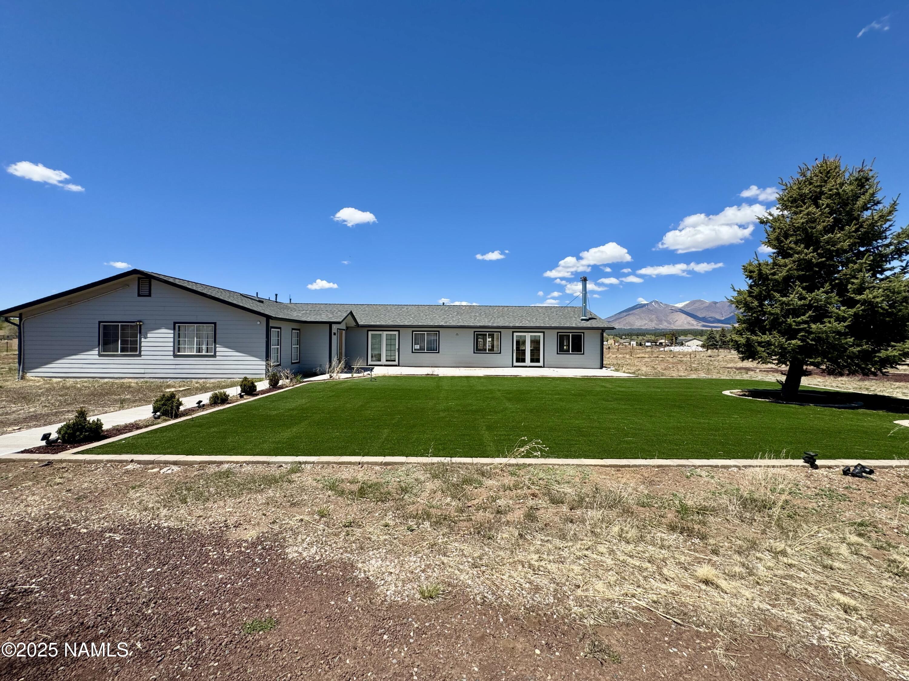 Property Photo: 7840 Cowboy Way AZ 86004