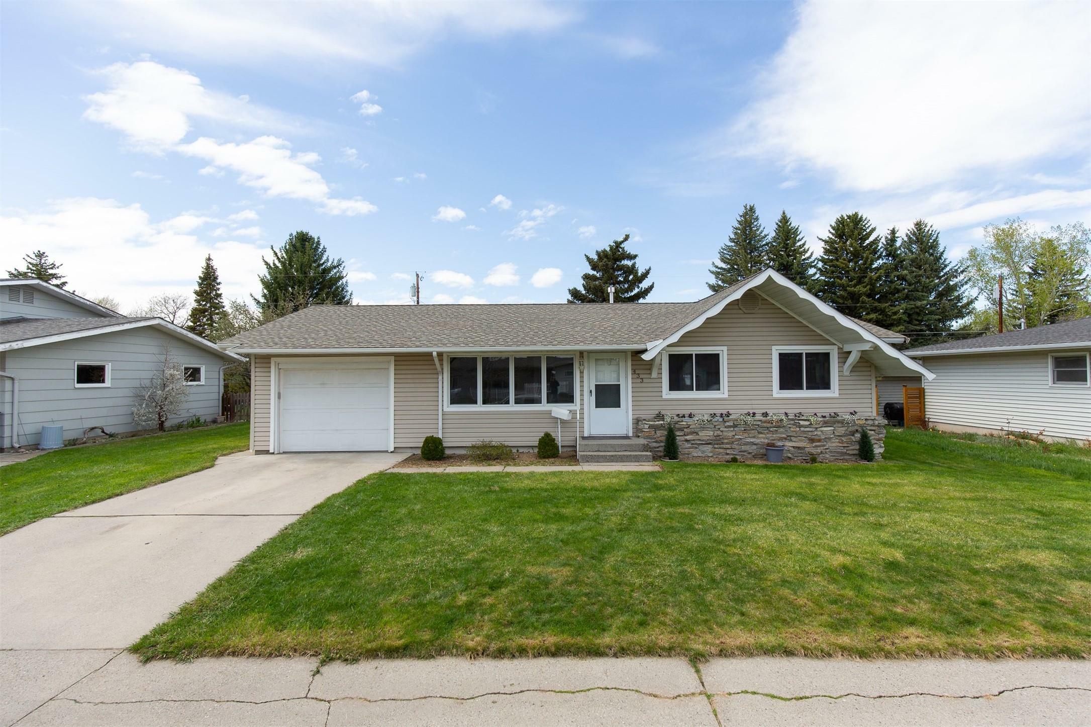 Property Photo: 433 N 10th Avenue MT 59715
