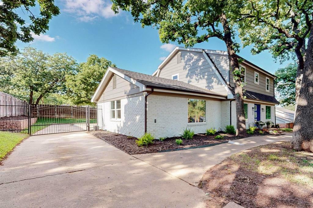 Property Photo: 53 Devonshire Drive TX 76021