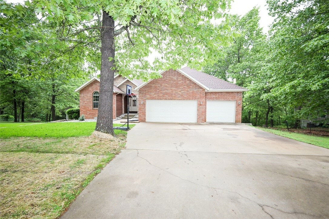 Property Photo: 9735 Stonegate Drive AR 72662