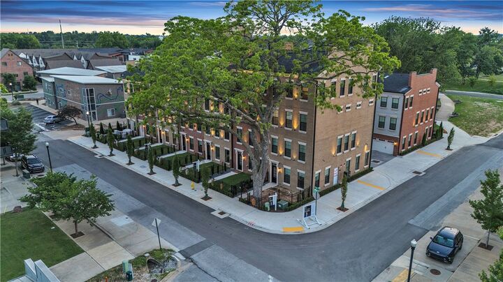 Property Photo:  500 SW B Street 5  AR 72712 