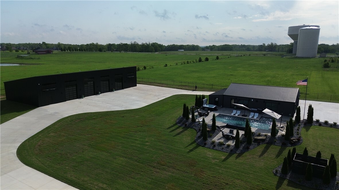 Property Photo: 11390 Walters Road AR 72712