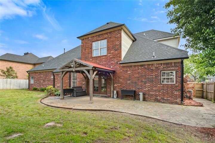Property Photo:  3907 NE Cadbury Avenue  AR 72712 