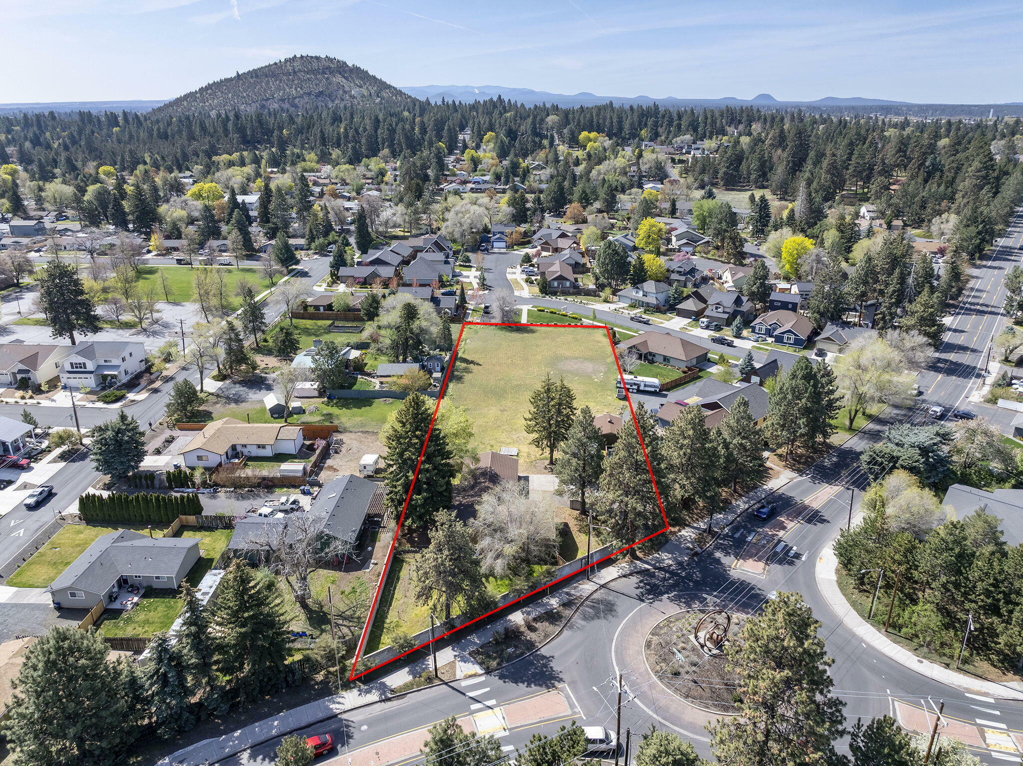 Property Photo: 2640 NE 8th Street OR 97701