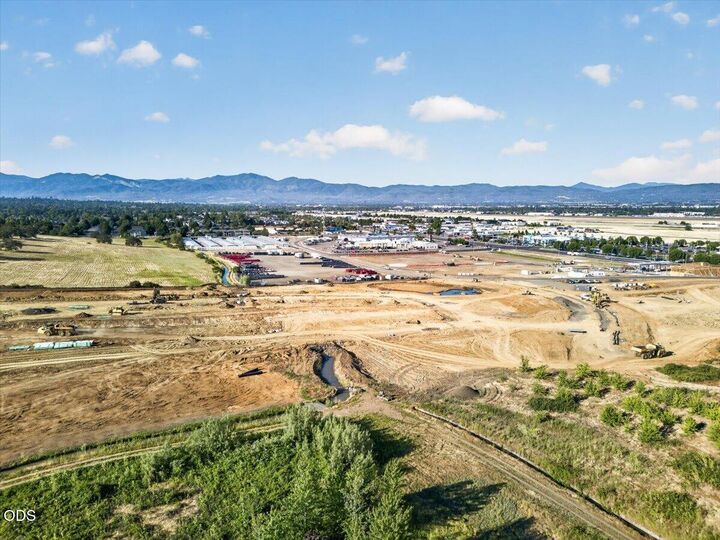 Property Photo:  1816 E Vilas Road  OR 97502 