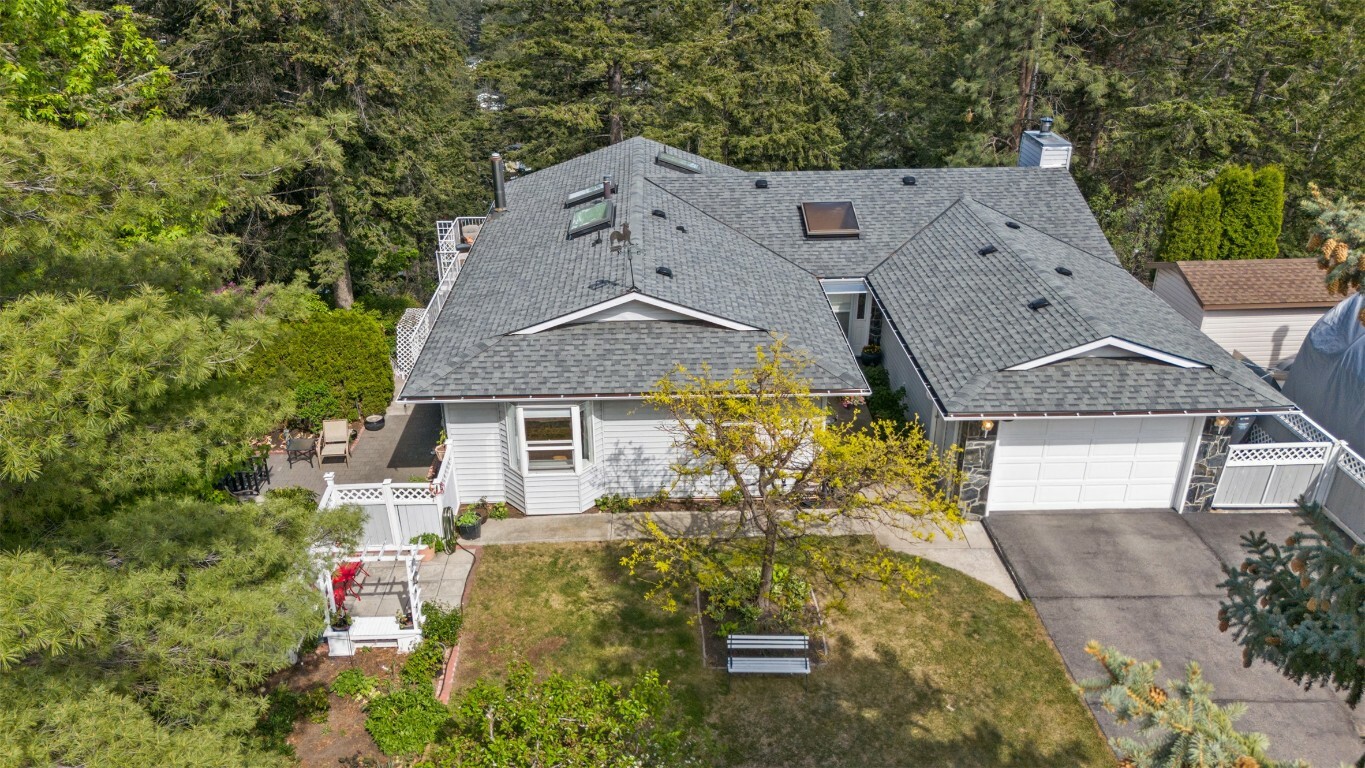 Property Photo: 3459 Parkview Court W BC V4T 1B9