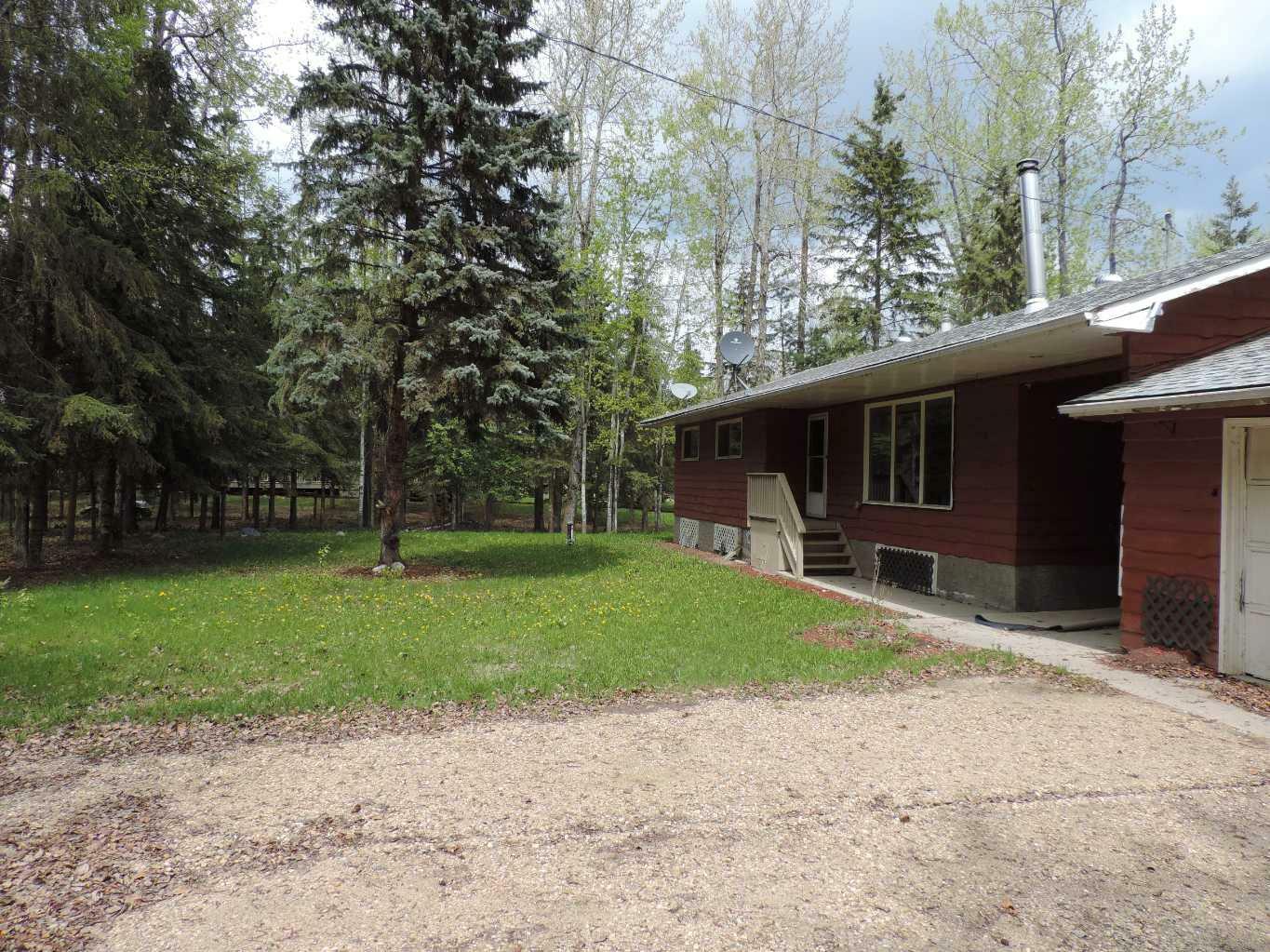 Property Photo: 11 Parkland Way Way AB T0C 2J0