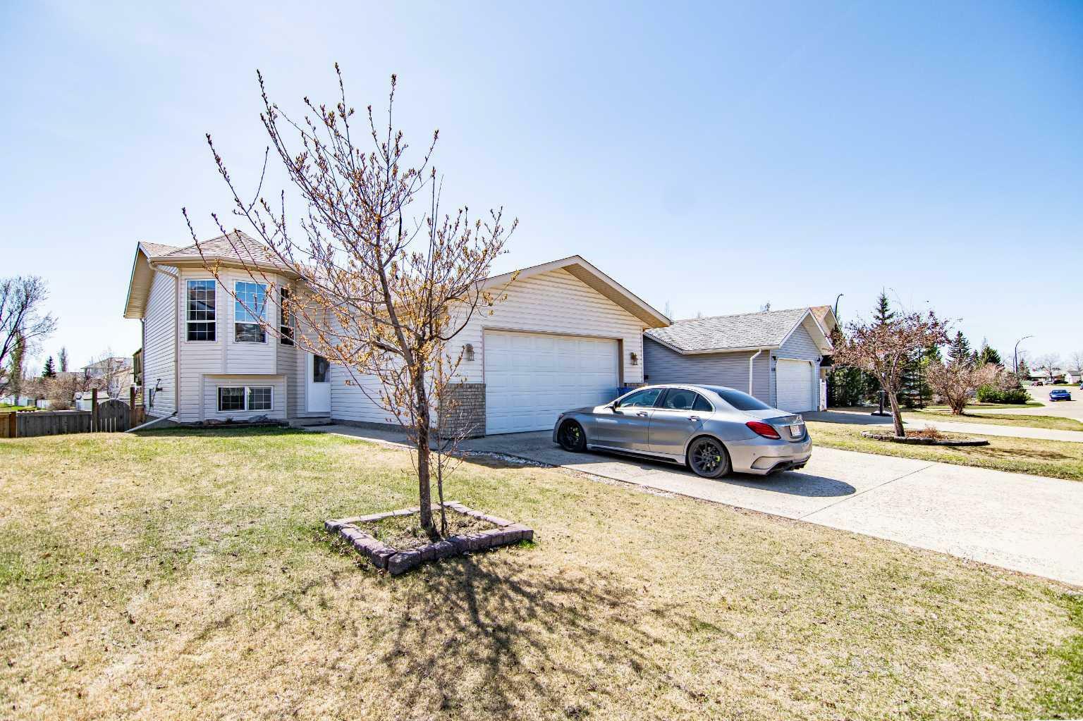 123 Duston Street  Red Deer AB T4R 2V8 photo