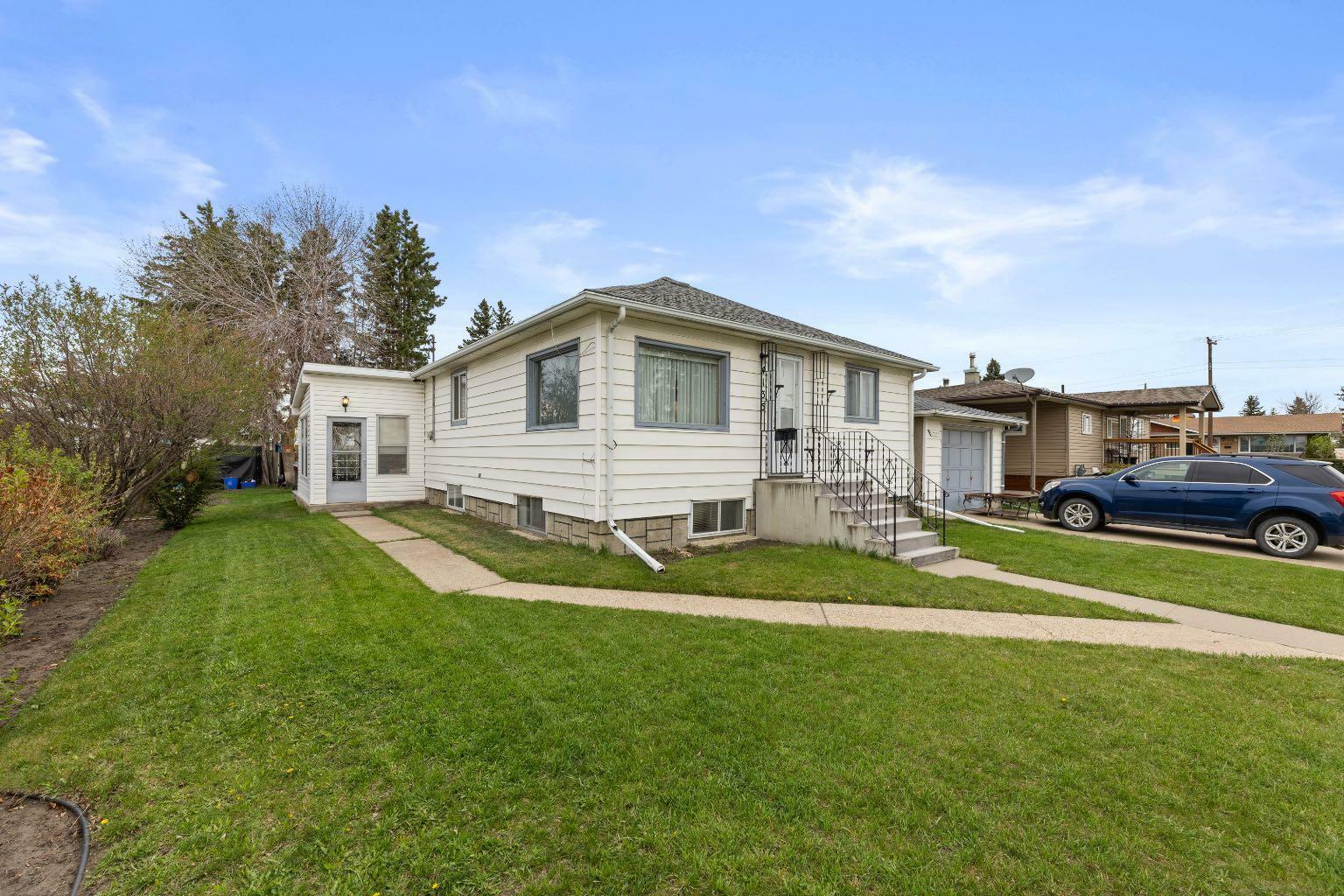 Property Photo: 4135 48 Avenue AB T4G 1K1