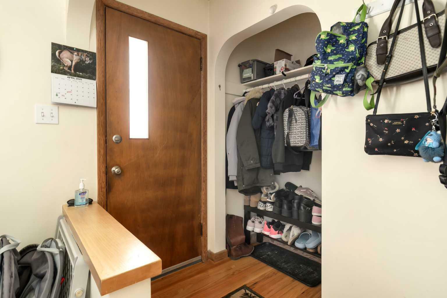 Property Photo: 223 41 Avenue NW AB T2K 0G9