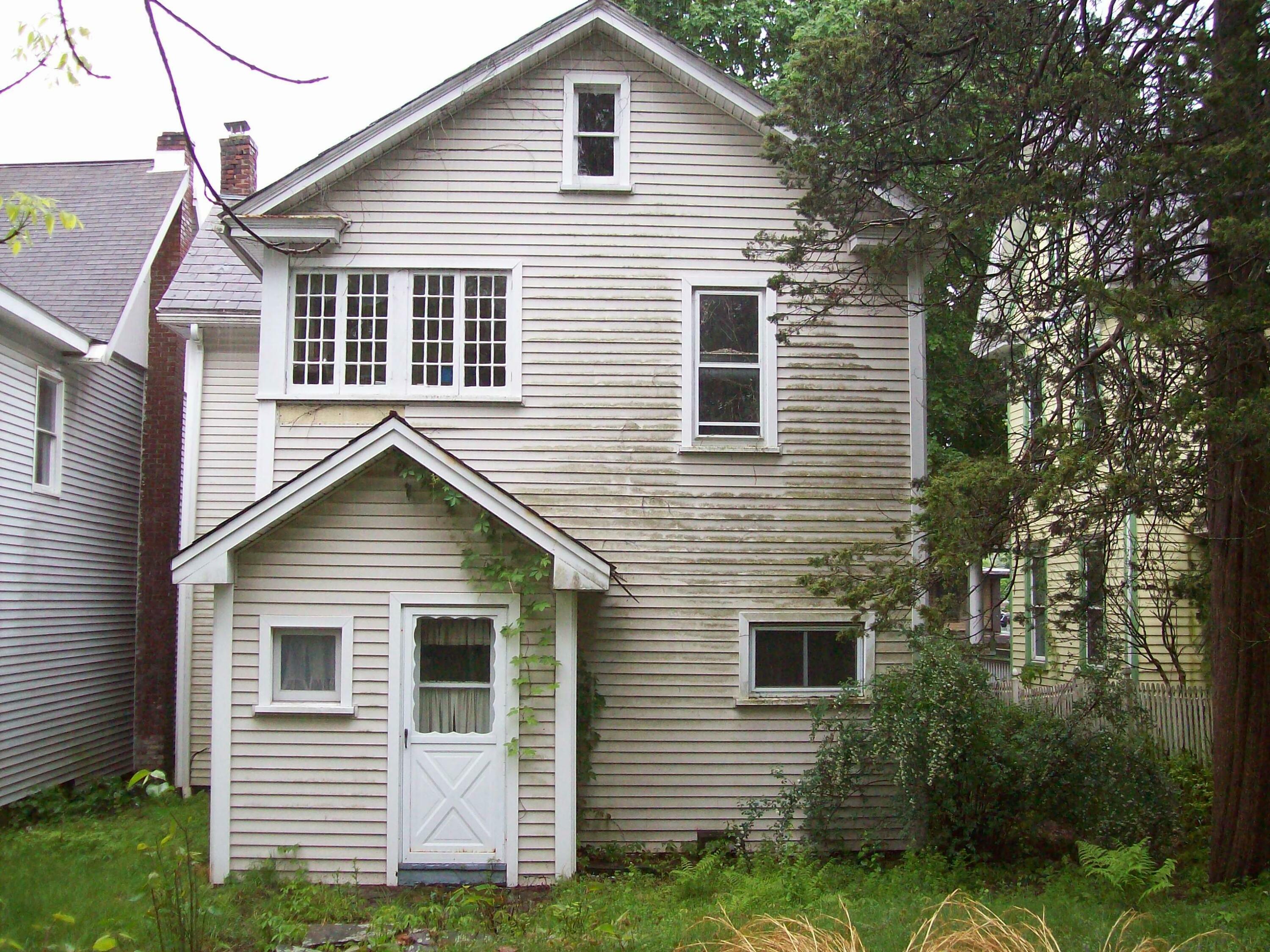 Property Photo: 246 Washington St Street PA 18301