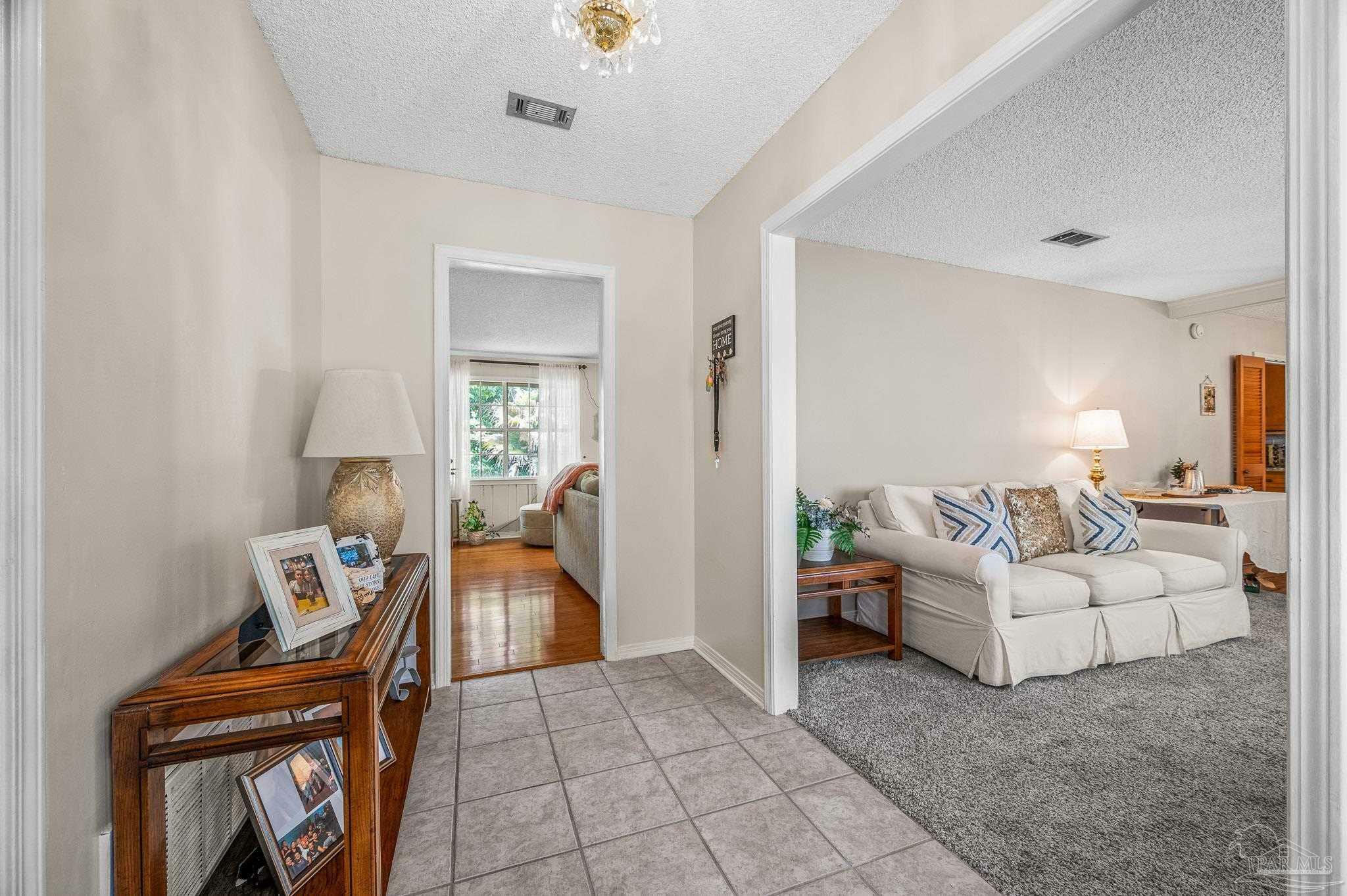 Property Photo: 6740 Bunker Hill Cir FL 32506