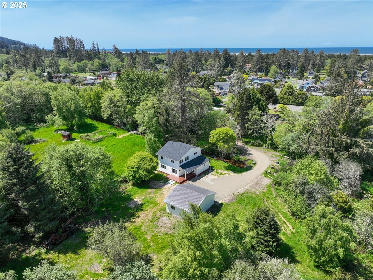 Property Photo: 1405 33rd St WA 98644