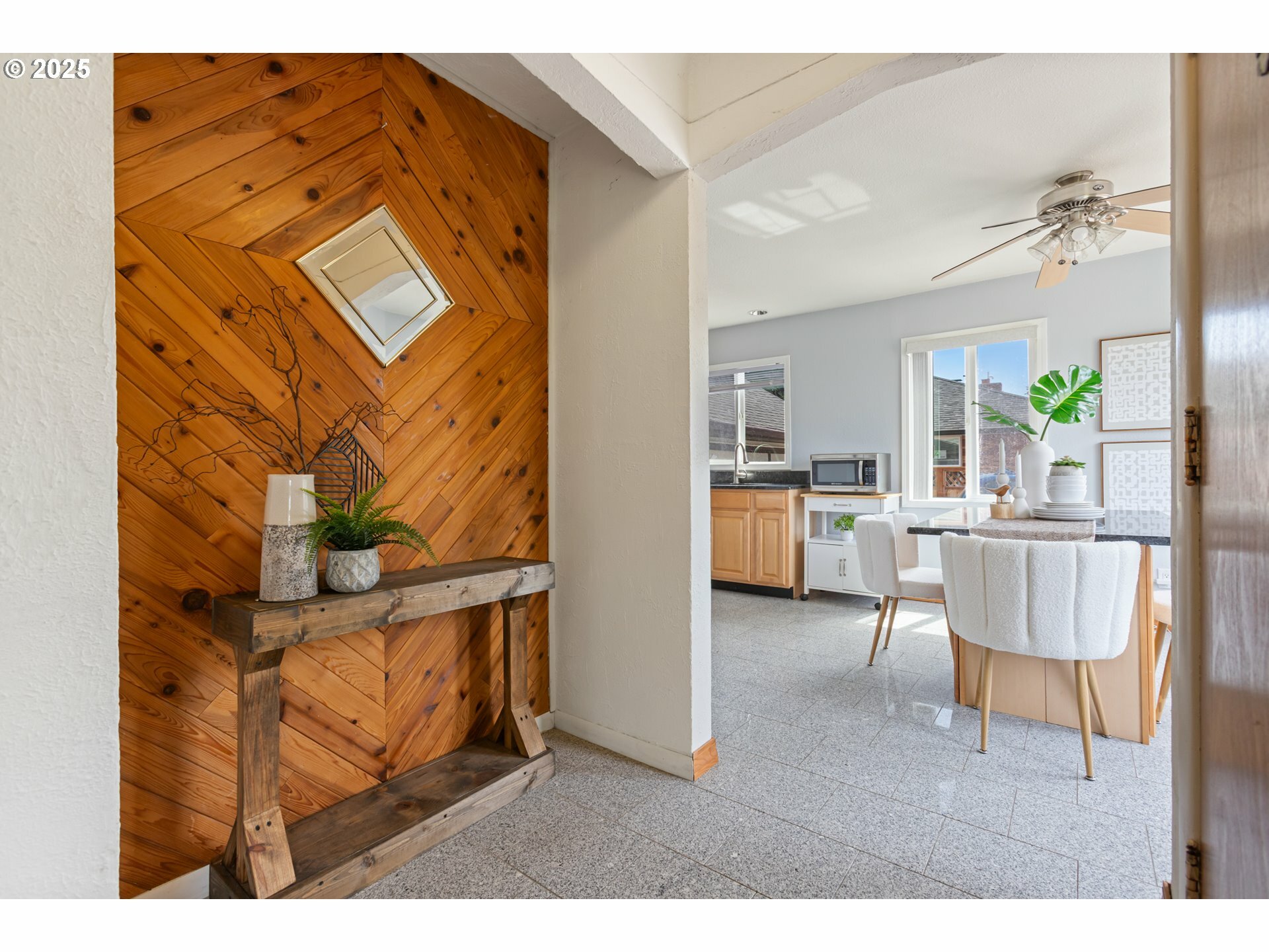 Property Photo: 1408 NE 114th Ave OR 97220