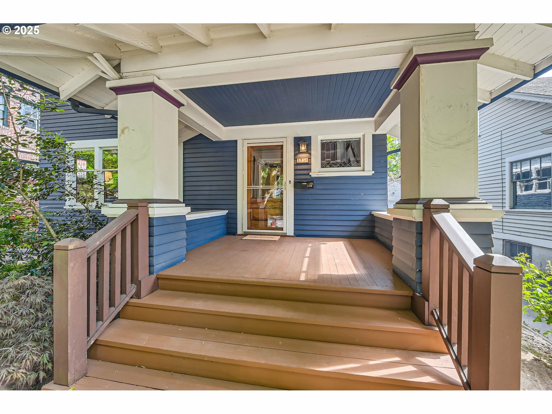 Property Photo: 3730 SE Stark St OR 97214