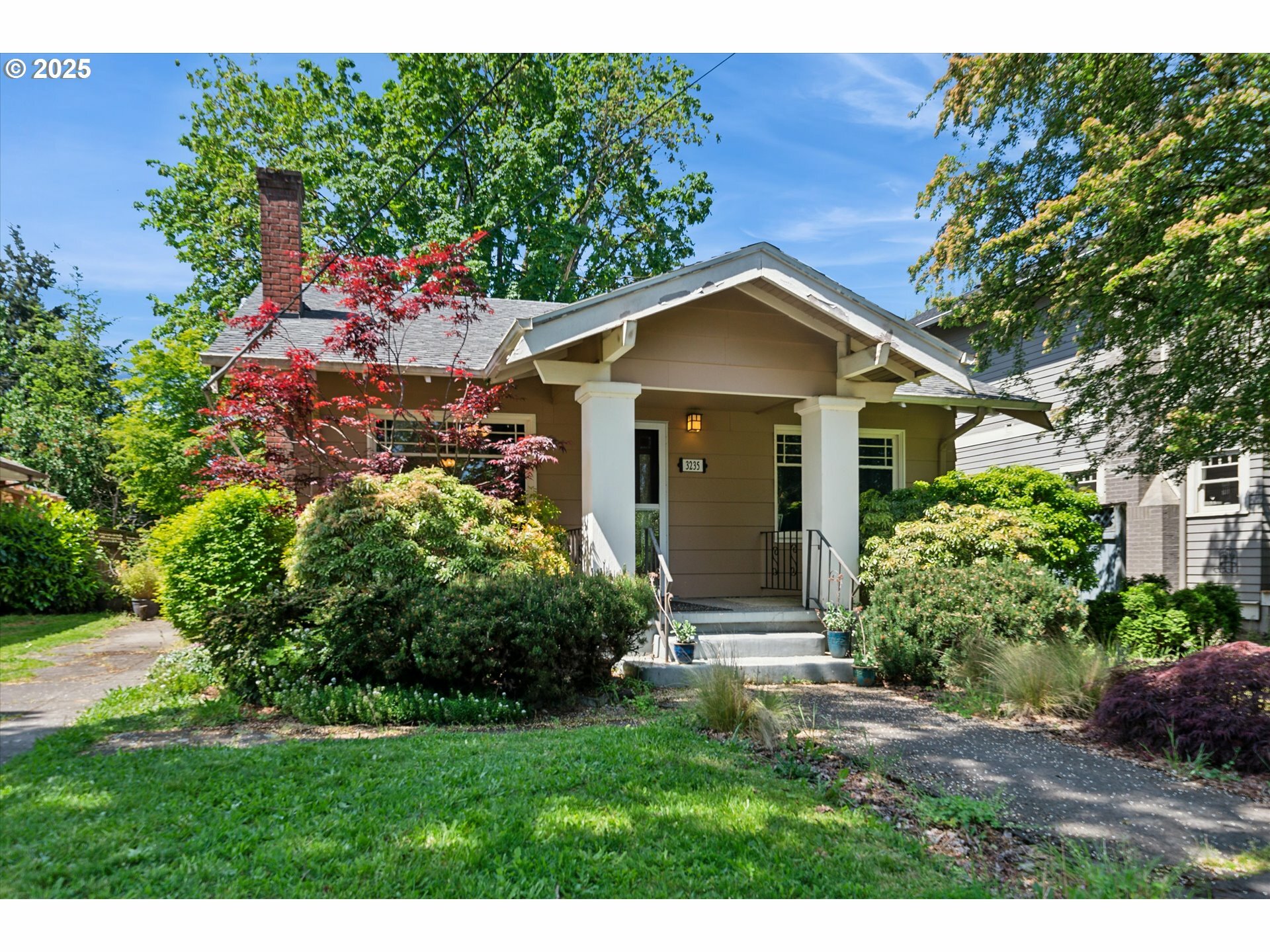 Property Photo: 3235 NE 56th Ave OR 97213