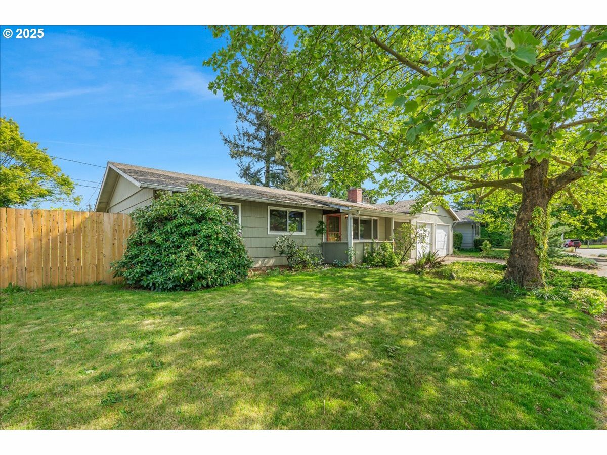 Property Photo: 720 SE 168th Ave OR 97233