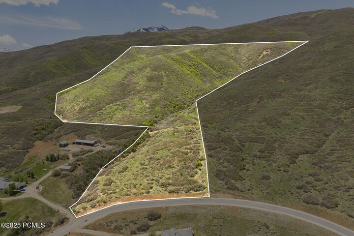 Property Photo:  978 S Upland Loop  UT 84049 