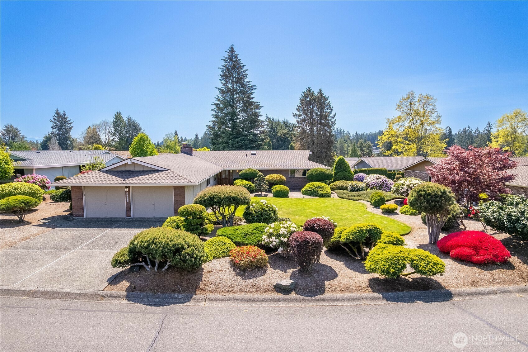 Property Photo: 13815 SE 241st Street WA 98042